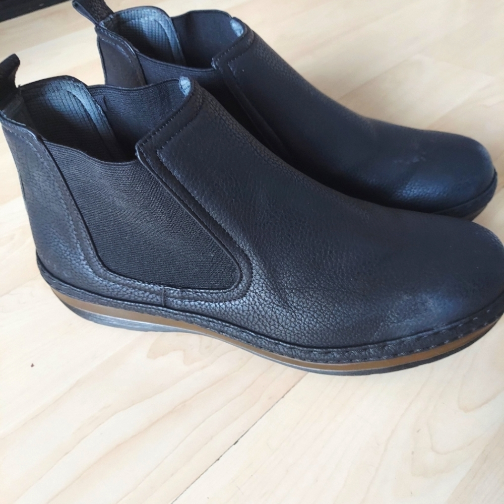 Solo Parker 600 Men's Ankle Boot. Size 10 Color Black